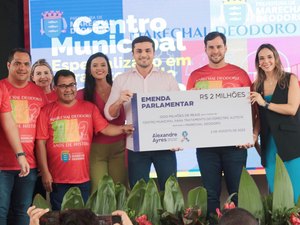 Alexandre Ayres garante R$ 2 milhões em emendas parlamentares para tratamento de autistas