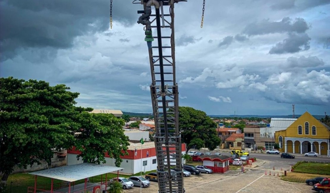 A 40 metros de altura, Corpo de Bombeiros realiza ação musical nesta segunda (6) em Maceió
