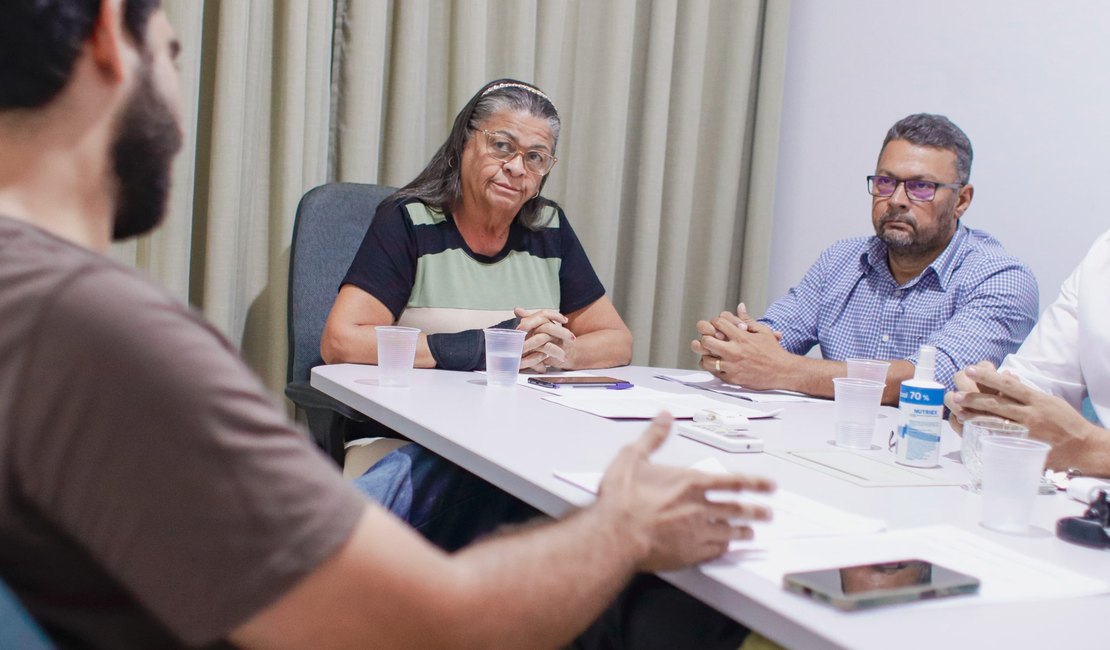 Prefeita Tia Júlia determina força-tarefa de limpeza e ação educativa em Palmeira dos Índios