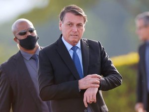 Forças Armadas não aceitam tentativas de tomada de poder, diz Bolsonaro ao comentar decisão de Fux