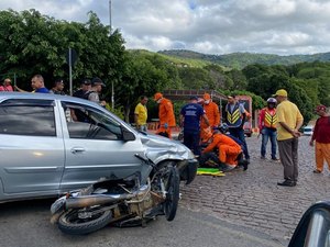 Motociclista fica ferido depois de colidir com veículo em Palmeira dos índios