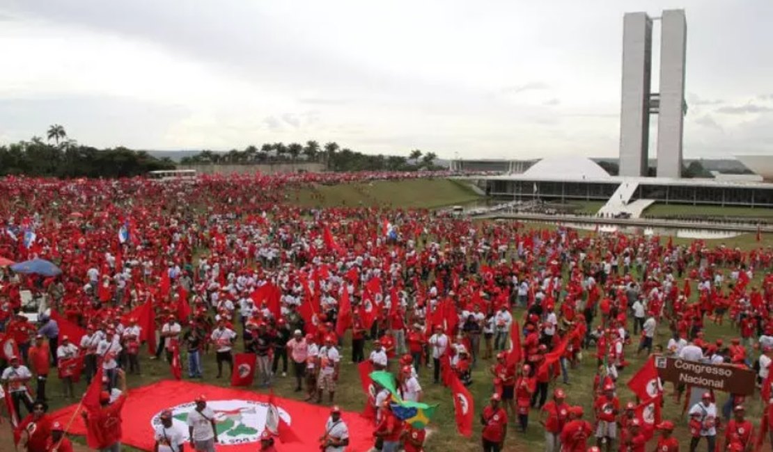 Reportagens com histórico de invasões de sem-terra no Congresso circulam nas redes sociais e contradizem fala de Lula