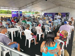 Maceió imuniza mais de 1.121 idosos com 78 anos ou mais no 1º dia de vacinação