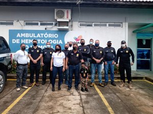 Menino com doença rara ganha
