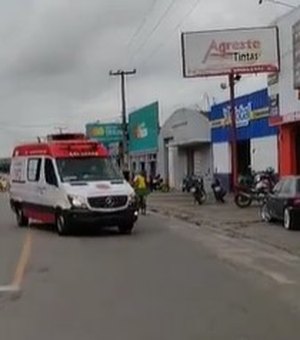 Motociclista sente-se mal e colide com carro ao passar para a contramão em Arapiraca