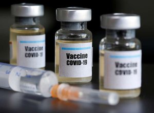 Covid-19: Estudo com vacina de Oxford é suspenso por reação adversa