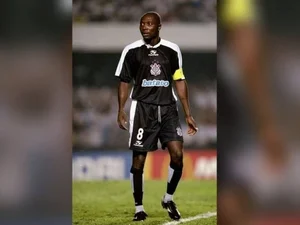 Ex-atleta do Corinthians, Freddy Rincón, está em estado crítico após acidente