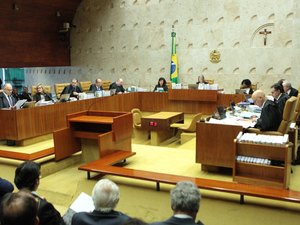 Por seis votos a cinco STF nega recurso de Lula e ex-presidente pode ser preso