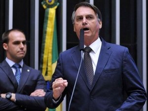 'Da minha parte, está definido', diz Bolsonaro sobre Eduardo 