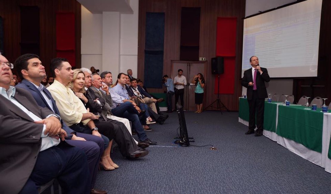 Em Maceió, prefeito encontra-se com Ministro da Saúde