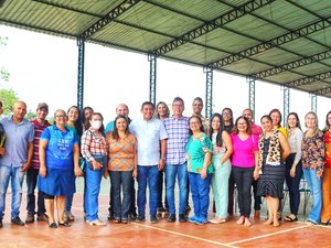 Prefeito assina Ordem de Serviço para retomada das obras de Escola em Palmeira