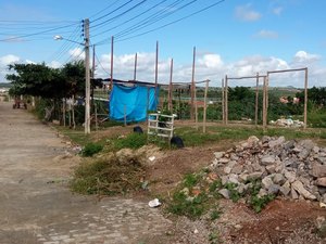 Famílias de sem-terra ocupam área da prefeitura no bairro Zélia Barbosa Rocha, em Arapiraca