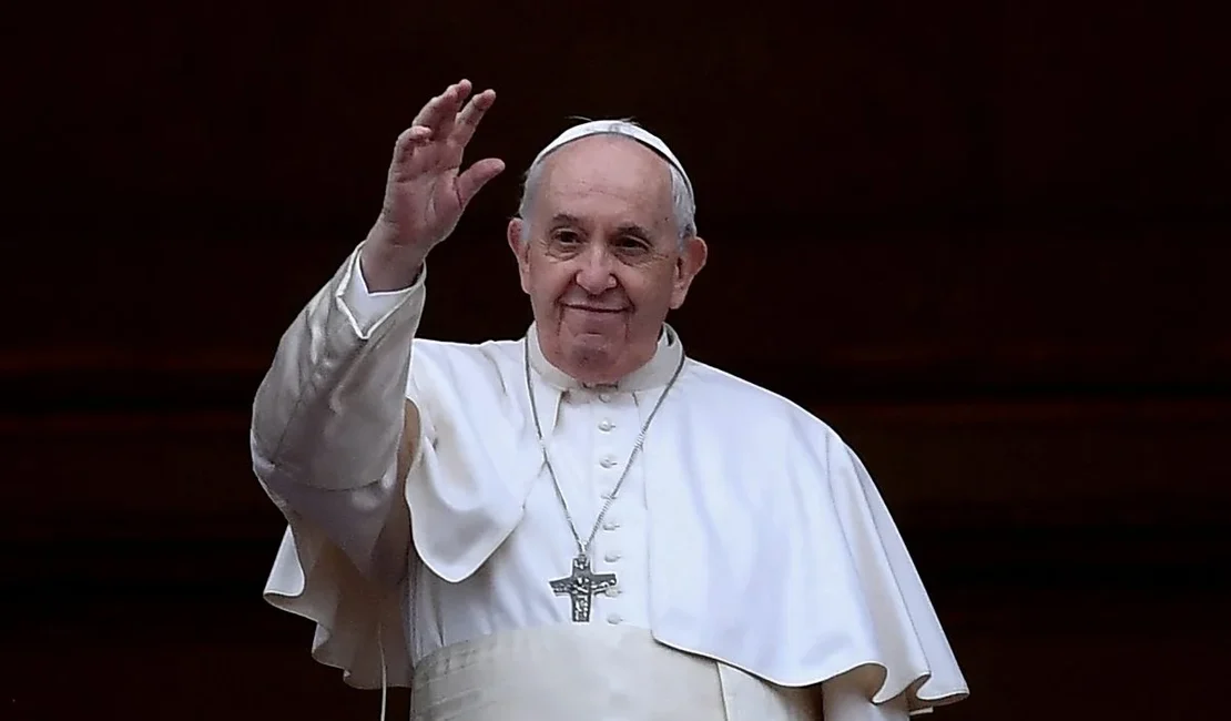 Papa telefona para felicitar Milei, que o convida à Argentina