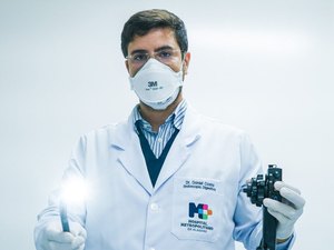 Médico do Hospital Metropolitano orienta sobre prevenção de câncer colorretal