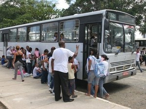 Transporte escolar será ofertado por meio de parceria entre Estado e municípios