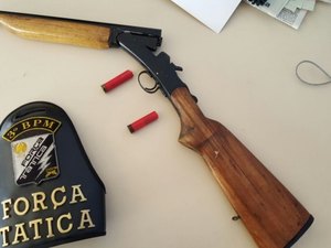 Jovem é preso com arma e munições intactas em Arapiraca