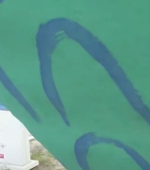 Arquitetos avaliam estátua de sereia alvo de vandalismo na Pajuçara