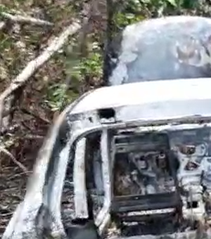 BPRv encontra veículos abandonados em chamas em Satuba
