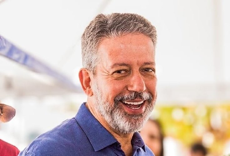 Com apoio de mais de 80 prefeitos, Arthur Lira larga na frente e consolida favoritismo ao Senado
