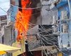 Poste pega fogo na rua São José, no bairro Jacintinho