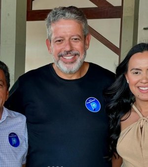 Arthur Lira anuncia R$ 2,5 mi para pavimentação em Água Branca; obras já passam de 60%