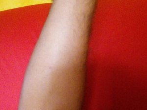 Homem fica ferido durante troca de tiros entre facções rivais no Clima Bom 