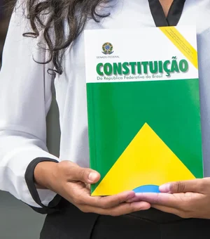 Constituição Federal completa 35 anos e enaltece luta por justiça social no Brasil