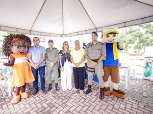 Tia Júlia destaca importância da educação no trânsito durante blitz educativa em Palmeira dos Índios