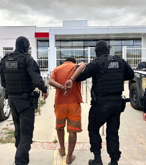 Homem é preso com maconha, cocaína e balança de precisão em Delmiro Gouveia