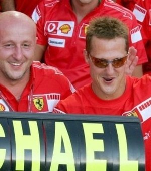 Schumacher está consciente e pode ter alta nesta quarta, diz jornal