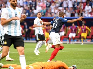 Mbappé destrói Argentina e coloca França nas quartas de final