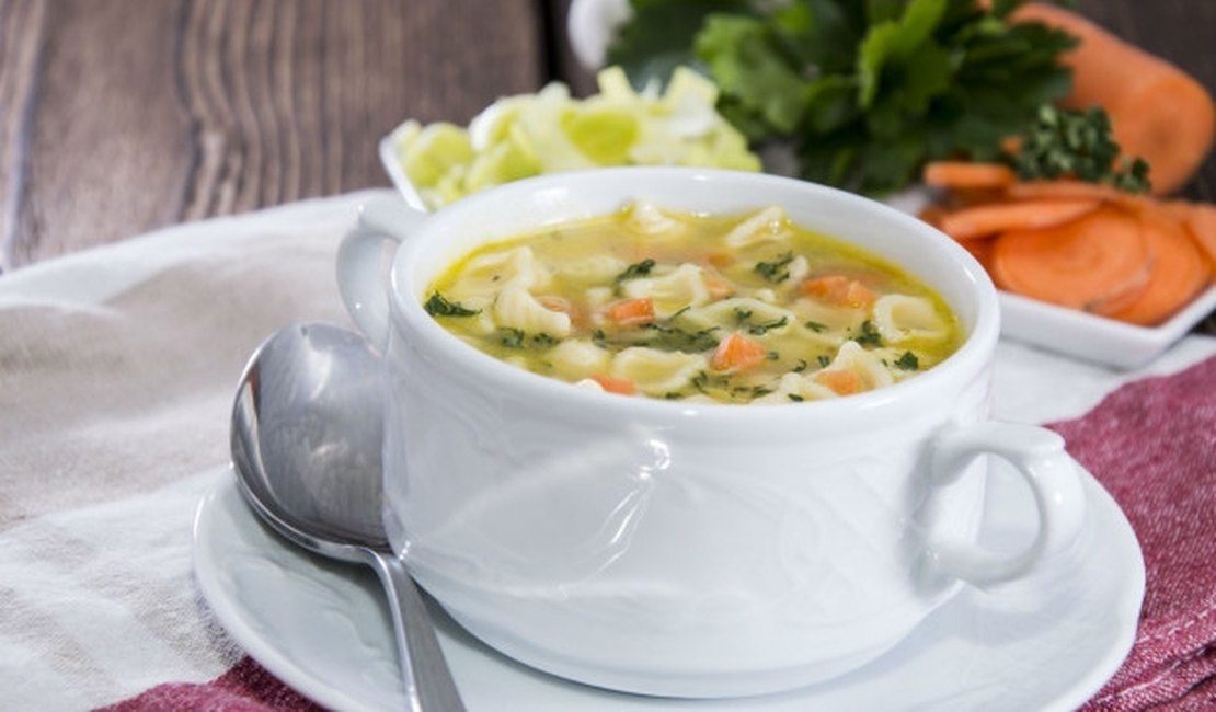 Nutricionista lista dicas para controlar a alimentação no inverno