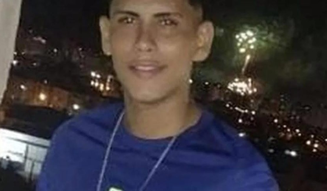 Jovem de 23 anos é assassinado dentro de casa no bairro do Jacintinho