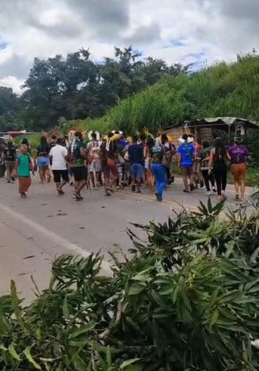 BR-101 é liberada em São Sebastião após manifestação indígena