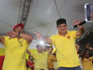 David Pedrosa e Til realizam grande comício no Curi