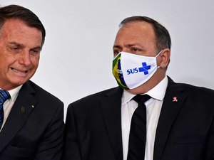 Pressionado, Pazuello alega problemas de saúde e pede para deixar ministério