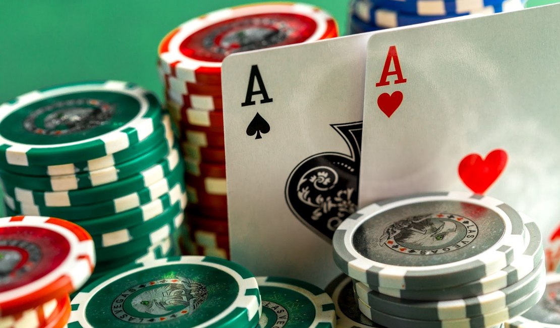 Qual a diferença do truco para o poker? Entenda as principais