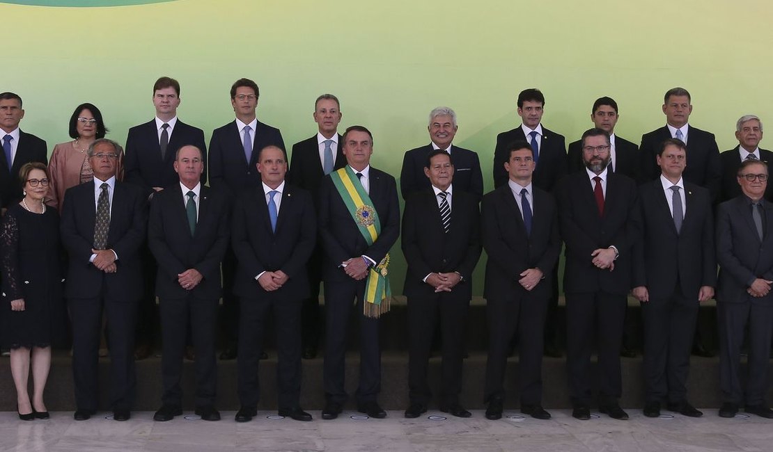 Bolsonaro se reúne com Conselho de Ministros