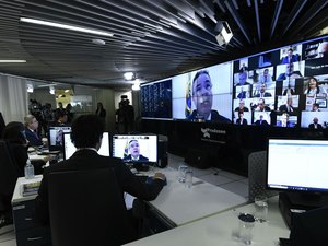 Senado vota hoje auxílio de R$ 600 para autônomos e informais