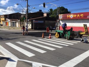 Cruzamento na Santa Lúcia, em Maceió, recebe nova sinalização semafórica