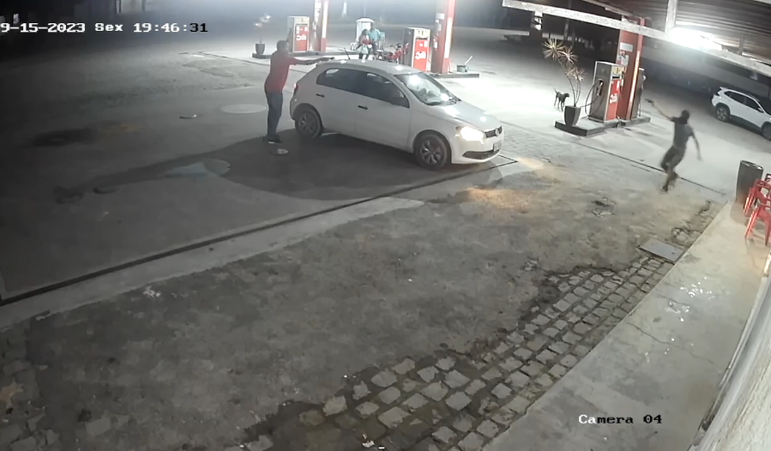 [Video]Criminosos encapuzados assaltam posto de combustíveis em Passo do Camaragibe