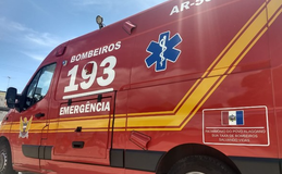 Homem fica ferido em colisão entre carro e caminhão na AL-105, em Matriz de Camaragibe