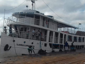 Navio naufraga no Amapá; há pessoas desaparecidas e uma morte