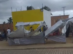 Vento forte provoca tumulto e destrói estruturas de feira no povoado Cangandu
