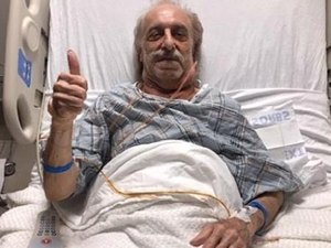 Homem tira tumor do tamanho de uma bola de futebol do pescoço