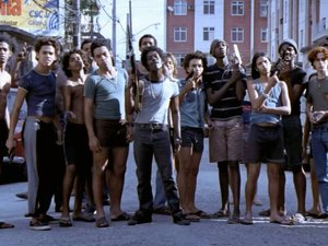 Suspeito de matar sargento, ator do filme Cidade de Deus se entrega no Rio