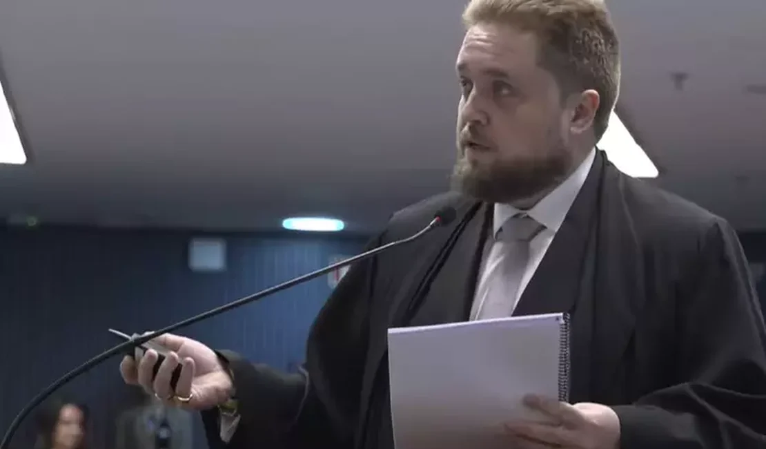 Defesa de Augusto Heleno critica atuação de Moraes no processo: 'Juiz inquisidor?'