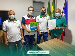 Prefeito de Japaratinga firma acordo com Emater/AL