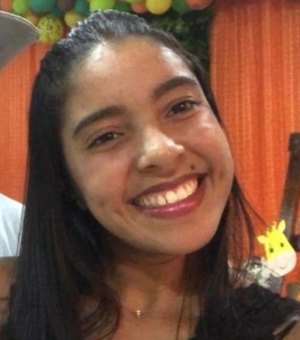 Família procura por jovem de 22 anos, moradora de Penedo, desaparecida desde a tarde desta terça-feira (12)
