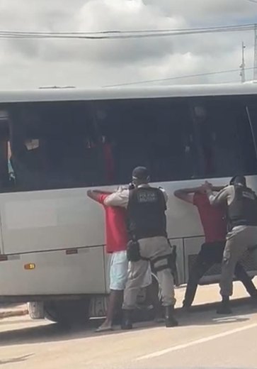 Polícia intensifica abordagens para combater crimes em Matriz de Camaragibe